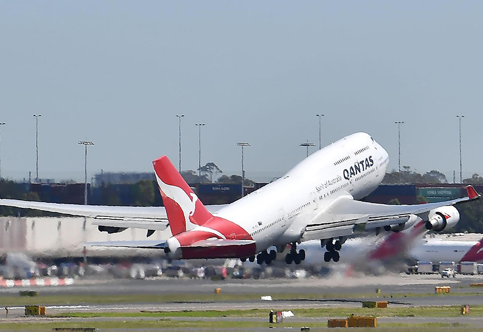 Image of plane taking off